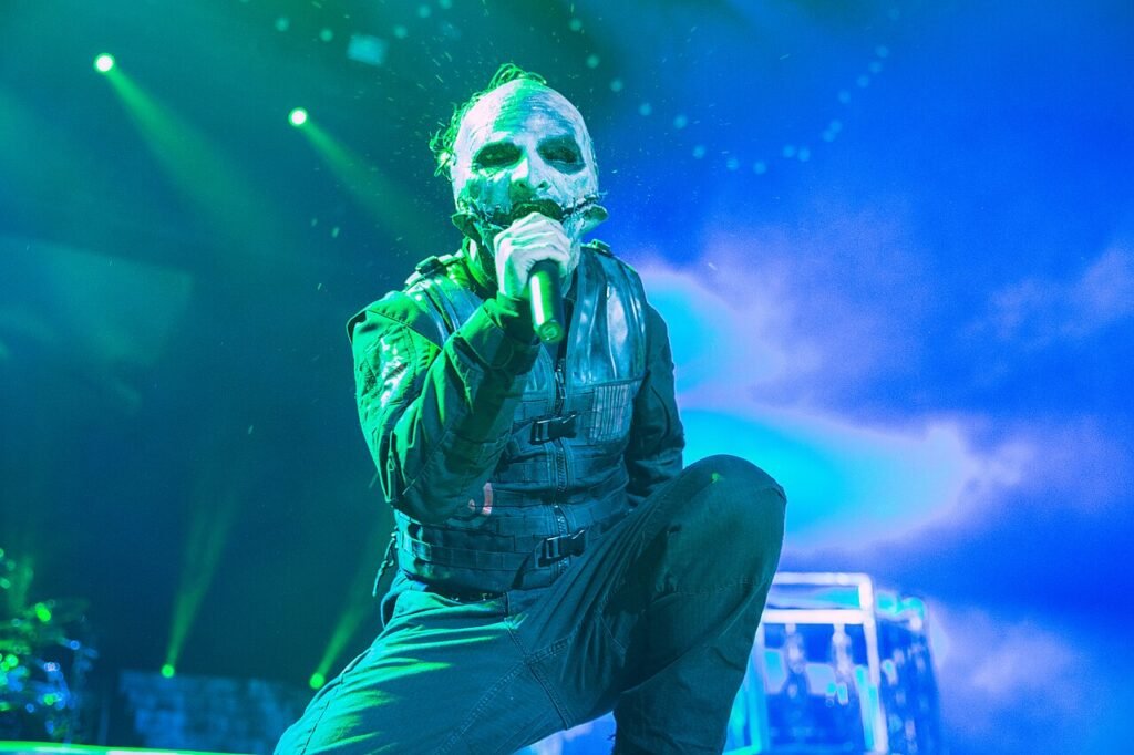Slipknot performing live on The Grey Chapter Tour in Düsseldorf in 2016